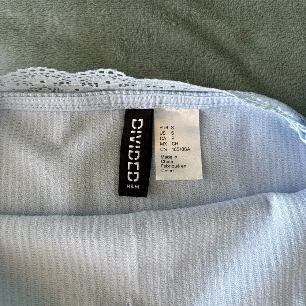 Divided Light Blue Lace-Accent Bodycon Dress - Picture 8 of 11